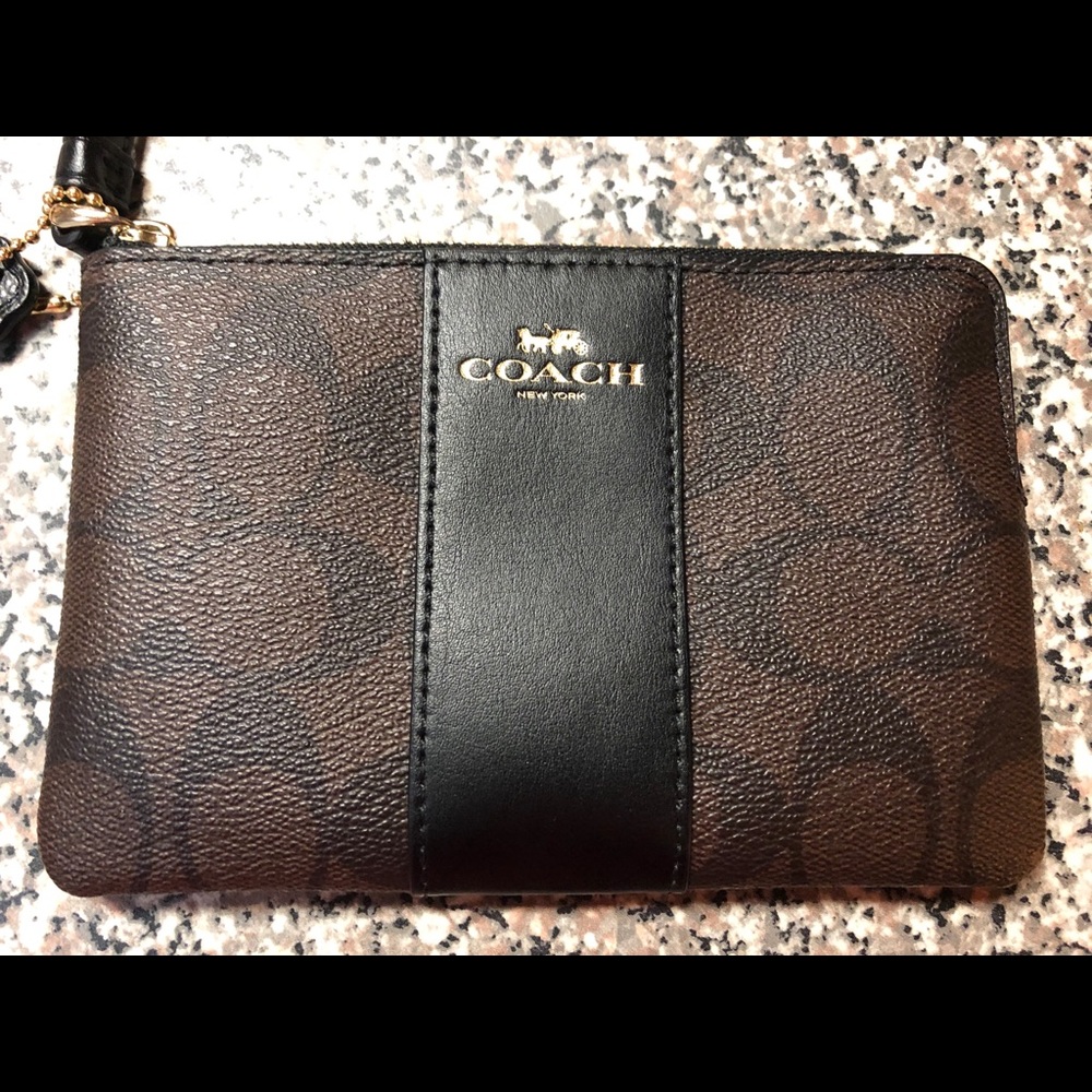 ***SOLD***Coach Corner Zip Wristlet in Black/Brown